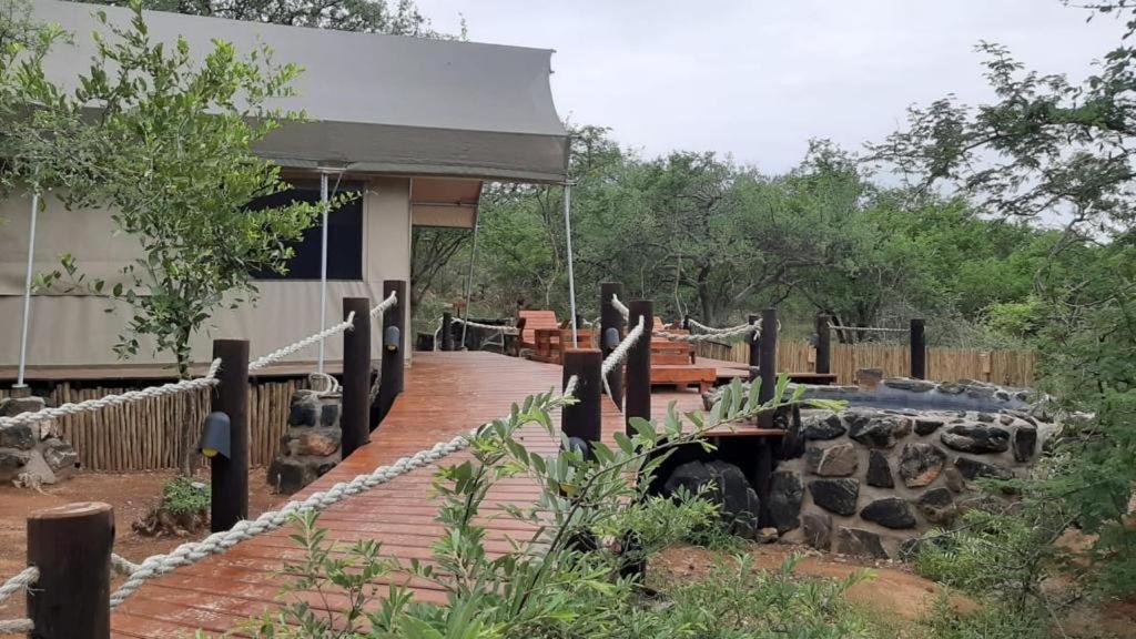 Mountain View Safari Lodge โฮดสปรูท ภายนอก รูปภาพ